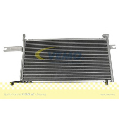 Photo Condenser, air conditioning VEMO V38620002