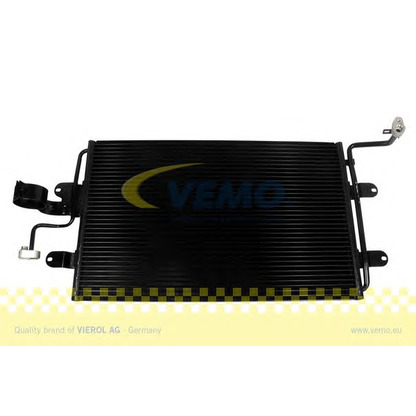 Photo Condenser, air conditioning VEMO V15621005