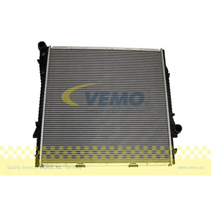 Фото Радиатор, охлаждение двигателя VEMO V20600008