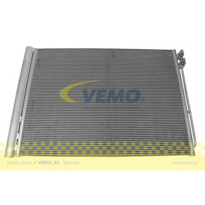 Photo Condenser, air conditioning VEMO V20621027